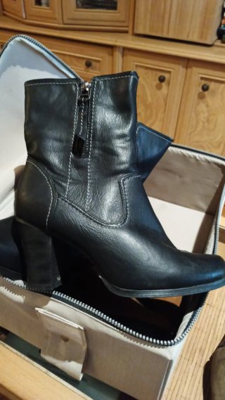 Lote 4 calzados talla 39/40