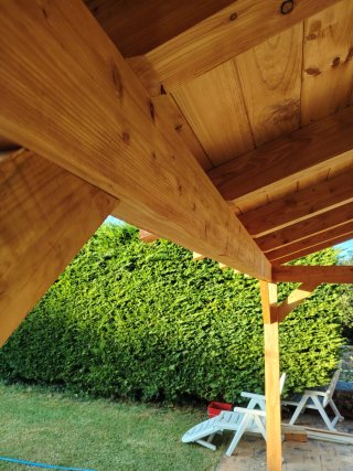 Pérgola de madera con teja 5x4