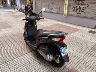 Sym 125cc Scooter 2022 Negra