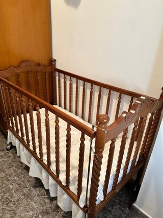 Cuna clásica de madera + colchón