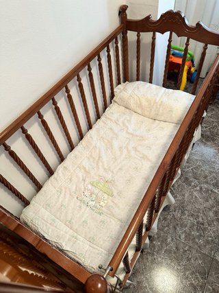 Cuna clásica de madera + colchón