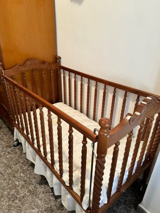 Cuna clásica de madera + colchón