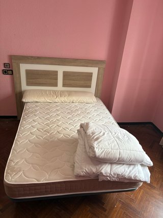 Mobiliario completo de vivienda, muebles, camas,