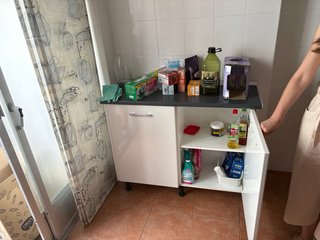 Mobiliario completo de vivienda, muebles, camas,