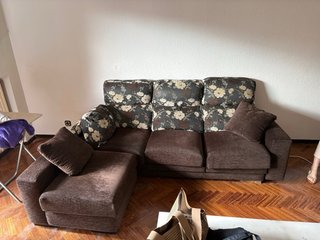 Mobiliario completo de vivienda, muebles, camas,