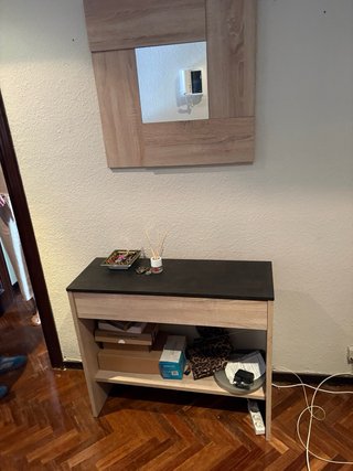 Mobiliario completo de vivienda, muebles, camas,