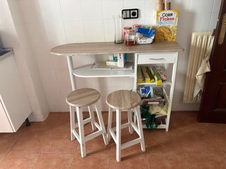 Mobiliario completo de vivienda, muebles, camas,