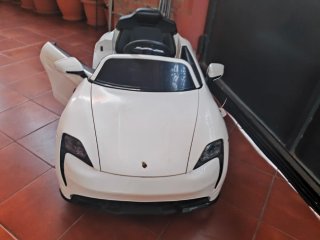 Coche a batería Porsche Taycan Turbo S