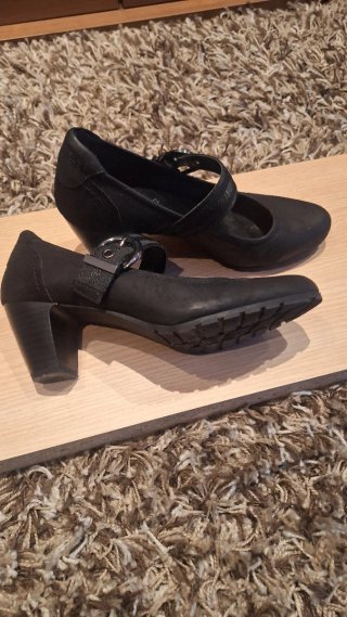 Tacones negros talla 39