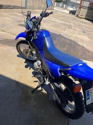 Yamaha XT Azul