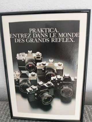Quadro pubblicitario vintage Praktica fotografia
