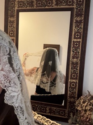 Mantilla Fallera color crudo