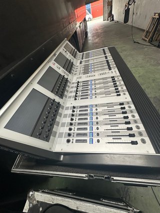 Consola Soundcraft VI 400