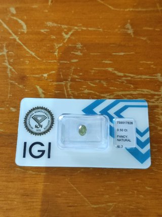 Diamante 0.50ct Fancy Yellow S12 IGI