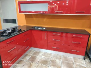 Cocina exposición - Rojo y Negro