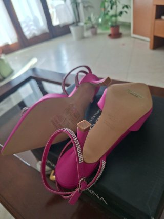 Zapatos de tacón magenta con detalle de lazo de strass Prima Donna