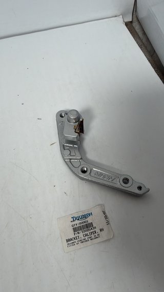 Soporte pinza freno derecha para Triumph, BONNEVILLE T120. Ref T2025439