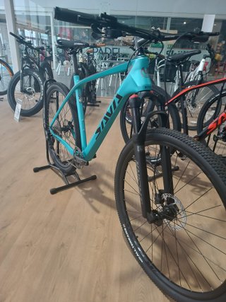 Bicicleta de carbono SAVA