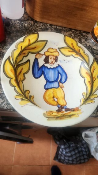 Plato decorativo cerámica pintado a mano