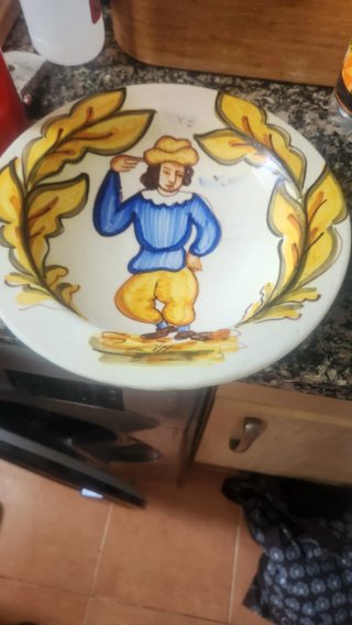 Plato decorativo cerámica pintado a mano