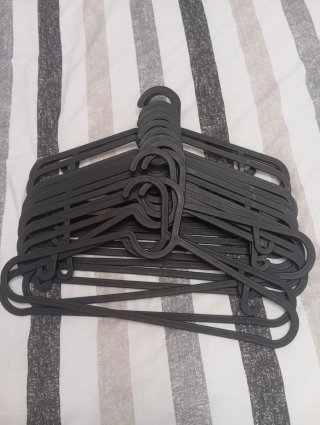 15 Perchas IKEA Spruttig