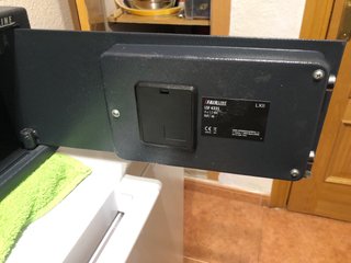 Caja Fuerte FAIRLINE Negra y Plateada