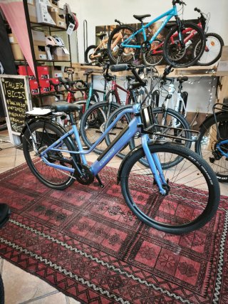 Bici Eléctrica Conor Lisboa Azul 1975€ talla M