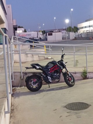 Macbor Fun Plus 125cc Naked Negra/Roja