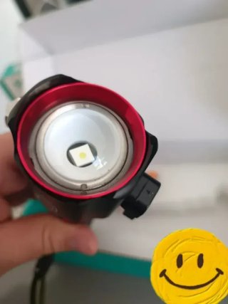 LINTERNA  MUY POTENTE DE DIODOS A ESTRENAR