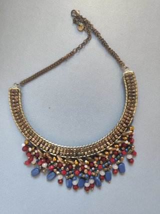 Collar con cuentas