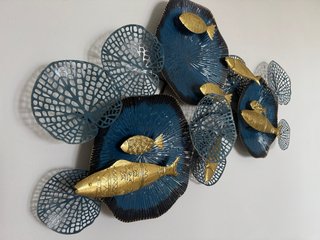 Decoración pared peces y hojas azul dorado