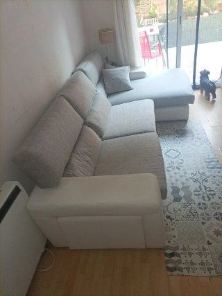 Sofá Chaiselongue Beige y Blanco URGE POR MUDANZA