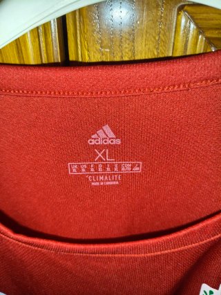 T-shirt allenamento Adidas rossa e bianca