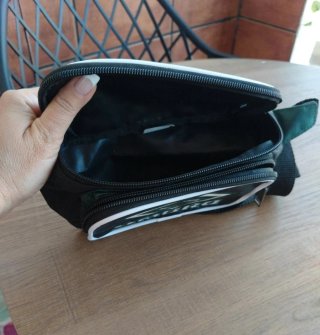 Riñonera Umbro Negra y Verde