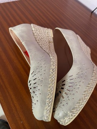 Zapatos Jose Saenz Talla 38 Beige/Plata