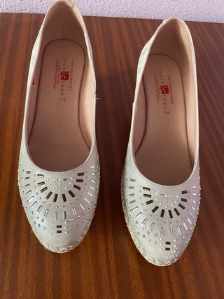 Zapatos Jose Saenz Talla 38 Beige/Plata