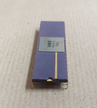 Chip MOS 6569R3 Vic-II Ceramica/Oro x Commodore 64