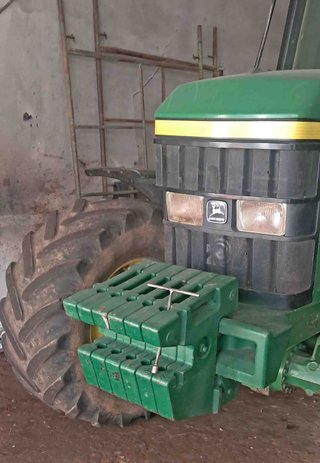 Tractor doble tracción John Deere 6010.
