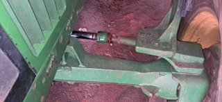 Tractor doble tracción John Deere 6010.