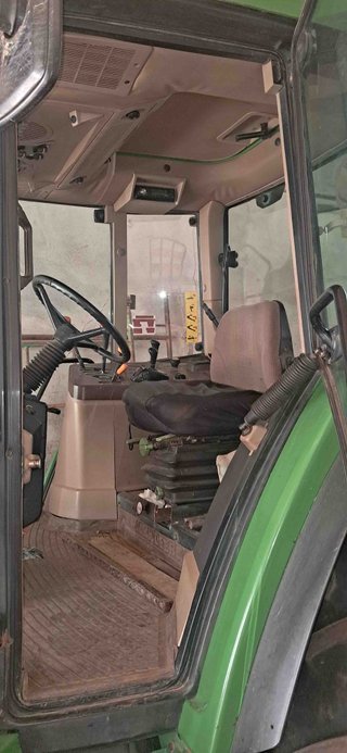 Tractor doble tracción John Deere 6010.
