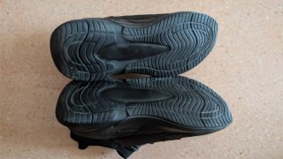 Zapatillas deportivas Puma Negras y Rojas