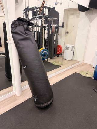 Gimnasio completo.