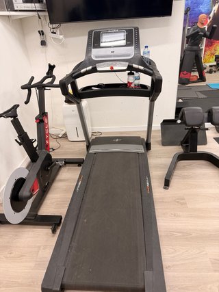 Gimnasio completo.