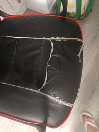 Silla Gamer XTR Negra con Detalles Rojos