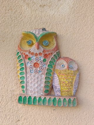 Figura de cerámica de búhos