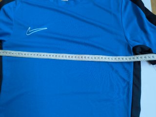 Camiseta deportiva. NIKE. T- S. NUEVA