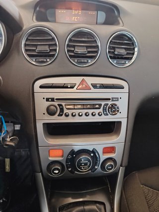 Peugeot 308 2011