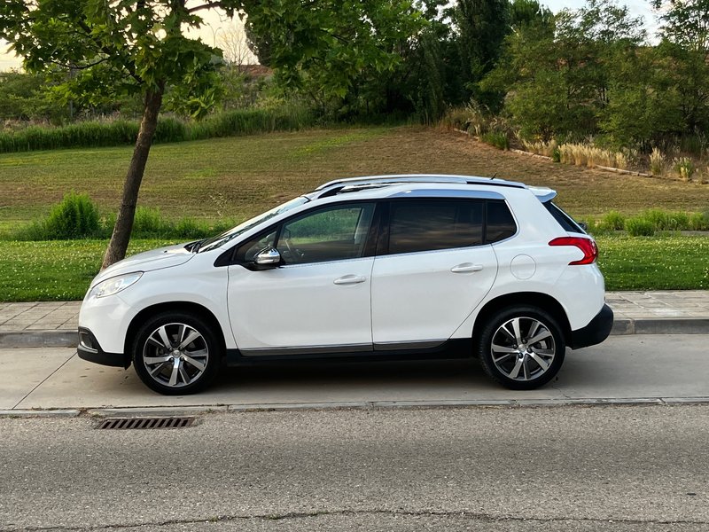 Peugeot 2008 Allure 120cv año 2015 - foto 1