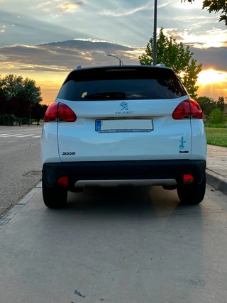 Peugeot 2008 Allure 120cv año 2015