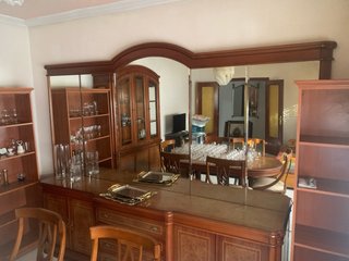 Mueble aparador con espejo